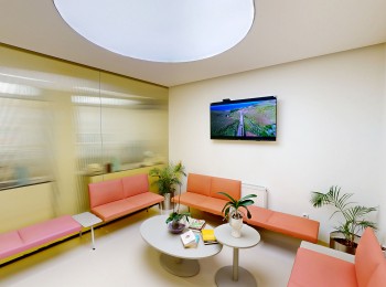 Main Reception Guest Lounge